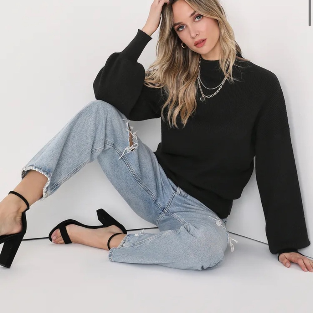 EUC Lulus Black Mock Neck Balloon Sleeve Sweater